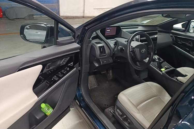 Used Toyota FAW bZ4X 2022 Four-Wheel-Drive High-Performance PRO Edition Driver Seat