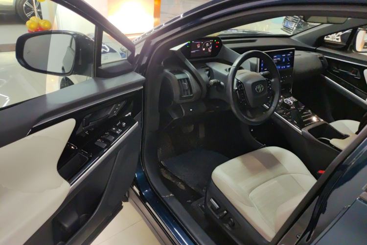 Used Toyota FAW bZ4X 2022 Four-Wheel-Drive High-Performance PRO Edition Driver Seat