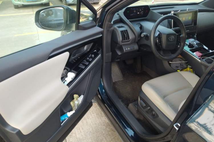 Used Toyota FAW bZ4X 2022 Two-Wheel-Drive Long-Range JOY Edition Driver Seat