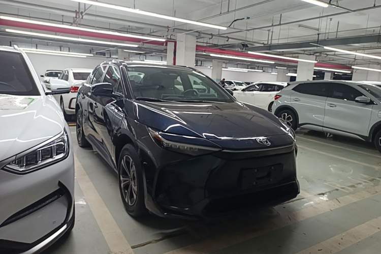Used Toyota FAW bZ4X 2022 Four-Wheel-Drive High-Performance PRO Edition Front Right 45 Deg