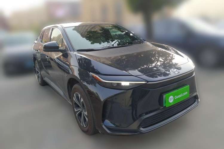 Used Toyota FAW bZ4X 2022 Two-Wheel-Drive Long-Range JOY Edition Front Right 45 Deg