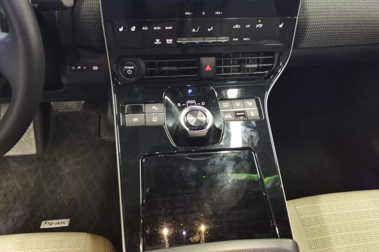Used Toyota FAW bZ4X 2022 Four-Wheel-Drive High-Performance PRO Edition Gear Lever