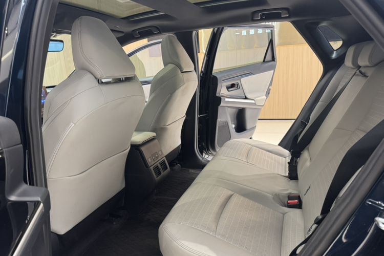 Used Toyota FAW bZ4X 2022 Four-Wheel-Drive High-Performance PRO Edition Interior 13