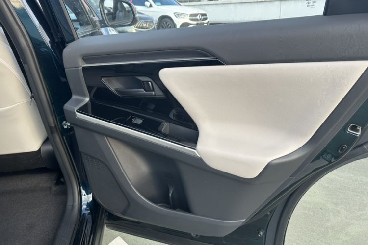 Used Toyota FAW bZ4X 2022 Four-Wheel-Drive High-Performance PRO Edition Interior 14