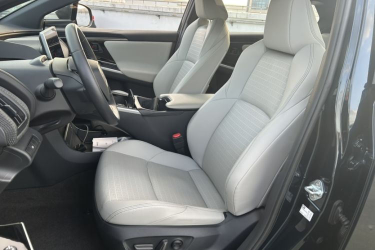 Used Toyota FAW bZ4X 2022 Four-Wheel-Drive High-Performance PRO Edition Interior 15
