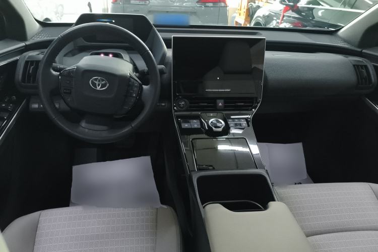 Used Toyota FAW bZ4X 2022 Four-Wheel-Drive High-Performance PRO Edition Interior 2