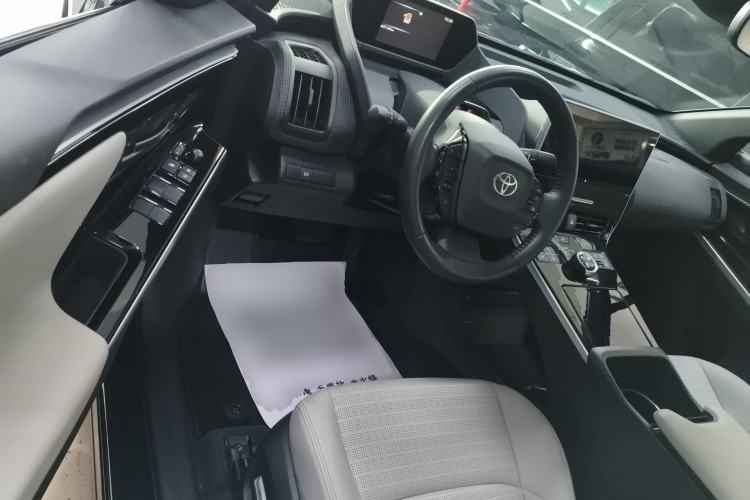 Used Toyota FAW bZ4X 2022 Four-Wheel-Drive High-Performance PRO Edition Interior 3