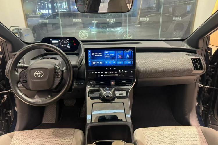 Used Toyota FAW bZ4X 2022 Four-Wheel-Drive High-Performance PRO Edition Interior 3