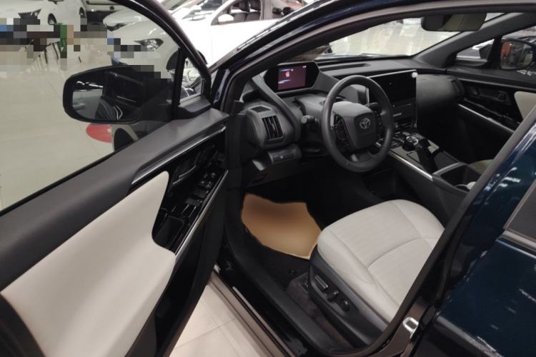 Used Toyota FAW bZ4X 2022 Four-Wheel-Drive High-Performance PRO Edition Interior 3