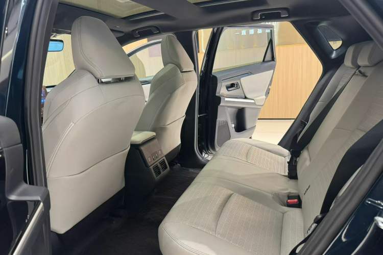 Used Toyota FAW bZ4X 2022 Four-Wheel-Drive High-Performance PRO Edition Interior 4