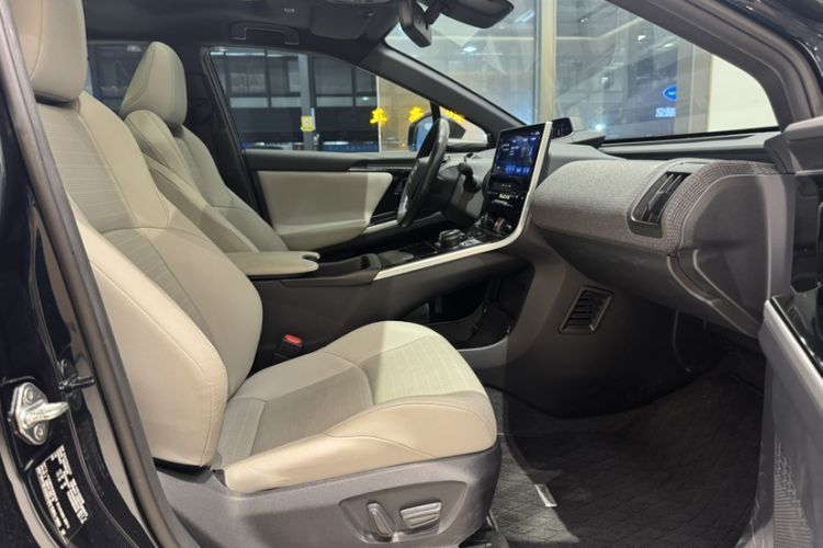 Used Toyota FAW bZ4X 2022 Four-Wheel-Drive High-Performance PRO Edition Interior 9