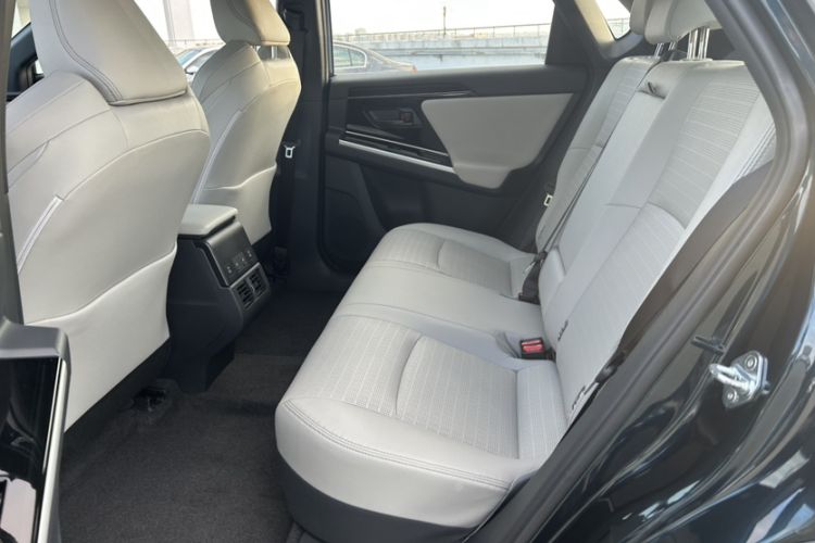 Used Toyota FAW bZ4X 2022 Four-Wheel-Drive High-Performance PRO Edition Interior 9