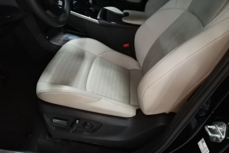 Used Toyota FAW bZ4X 2022 Four-Wheel-Drive High-Performance PRO Edition Left Front Seat