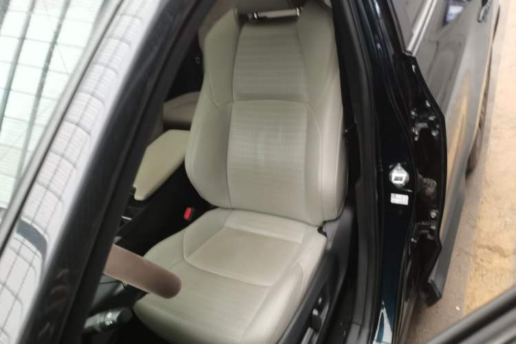 Used Toyota FAW bZ4X 2022 Four-Wheel-Drive High-Performance PRO Edition Left Front Seat