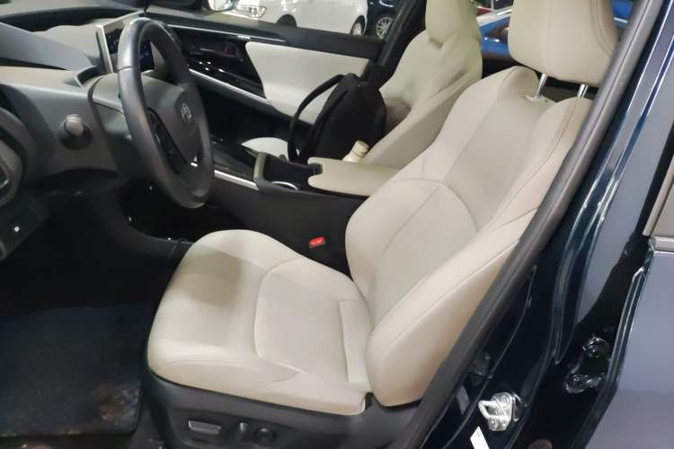Used Toyota FAW bZ4X 2022 Four-Wheel-Drive High-Performance PRO Edition Left Front Seat