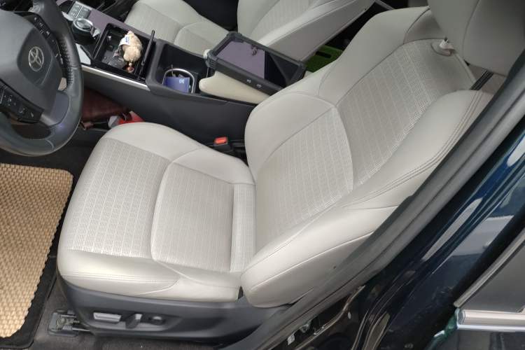Used Toyota FAW bZ4X 2022 Two-Wheel Drive Long-Range PRO Version Left Front Seat