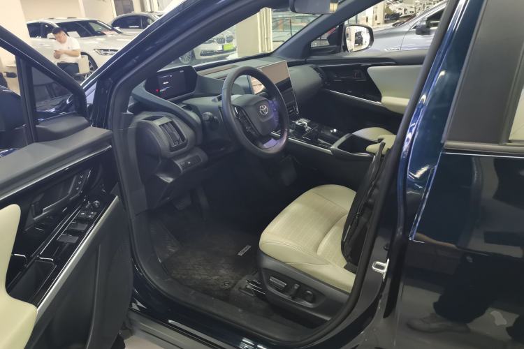 Used Toyota FAW bZ4X 2022 Four-Wheel-Drive High-Performance PRO Edition Left Front Seat