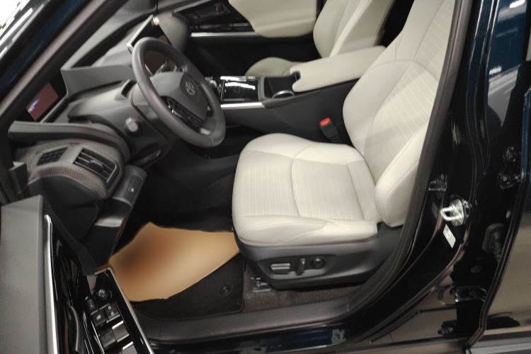 Used Toyota FAW bZ4X 2022 Four-Wheel-Drive High-Performance PRO Edition Left Front Seat