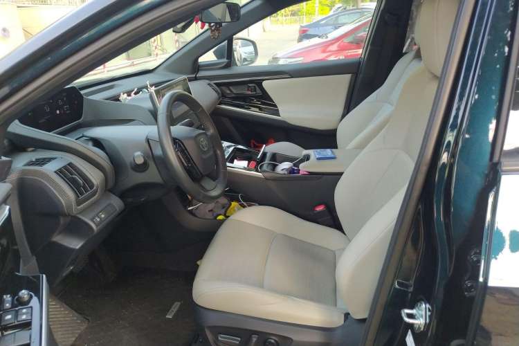 Used Toyota FAW bZ4X 2022 Two-Wheel-Drive Long-Range JOY Edition Left Front Seat