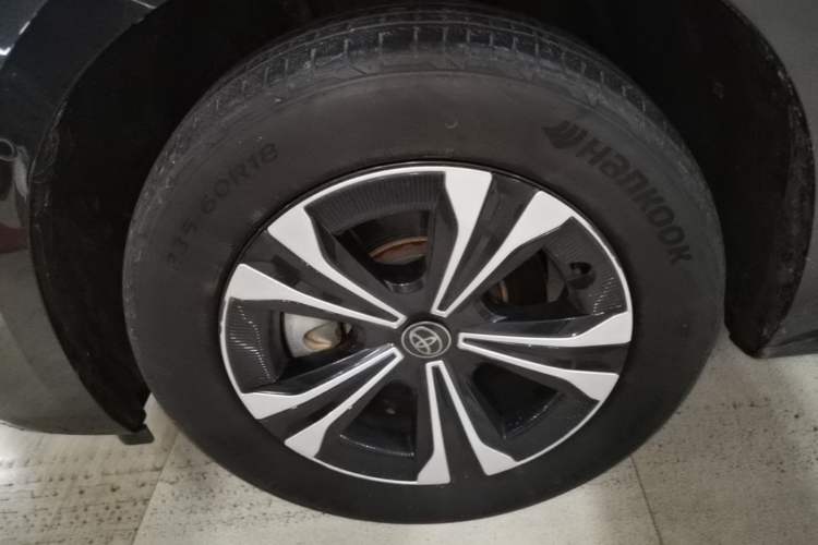 Used Toyota FAW bZ4X 2022 Four-Wheel-Drive High-Performance PRO Edition Left Front Wheel Hub