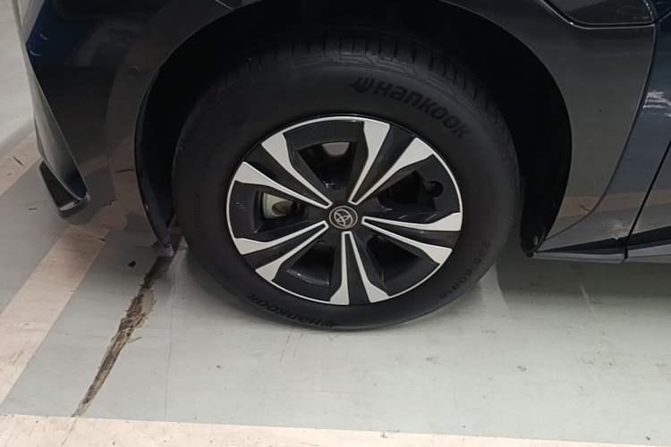 Used Toyota FAW bZ4X 2022 Four-Wheel-Drive High-Performance PRO Edition Left Front Wheel Hub