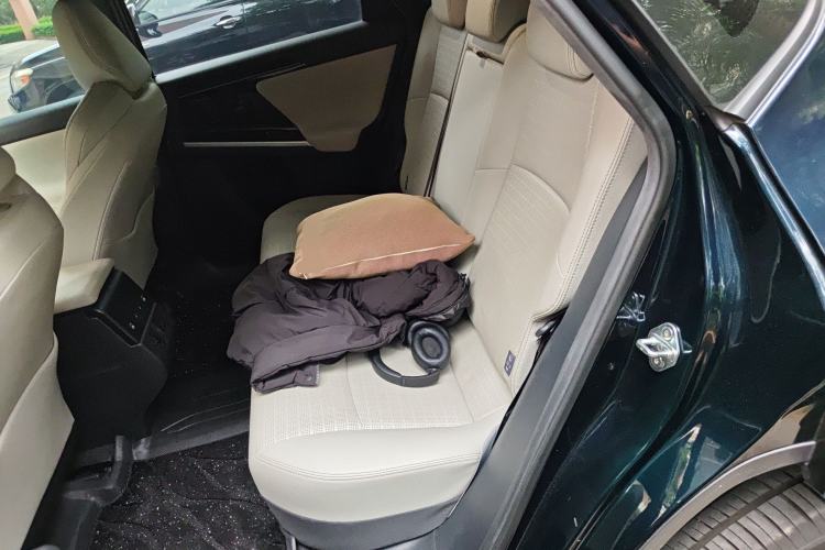 Used Toyota FAW bZ4X 2022 Two-Wheel Drive Long-Range PRO Version Left Rear Seat