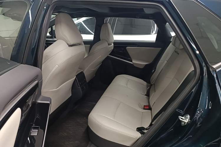 Used Toyota FAW bZ4X 2022 Four-Wheel-Drive High-Performance PRO Edition Left Rear Seat