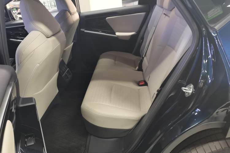 Used Toyota FAW bZ4X 2022 Four-Wheel-Drive High-Performance PRO Edition Left Rear Seat