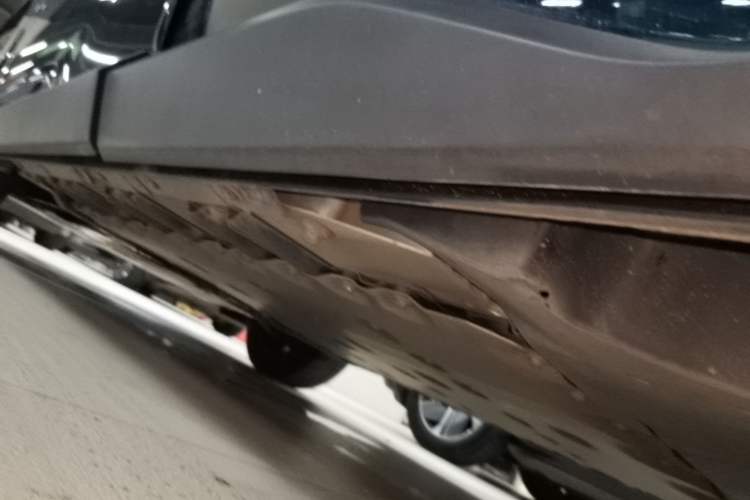 Used Toyota FAW bZ4X 2022 Four-Wheel-Drive High-Performance PRO Edition Left Side Sill