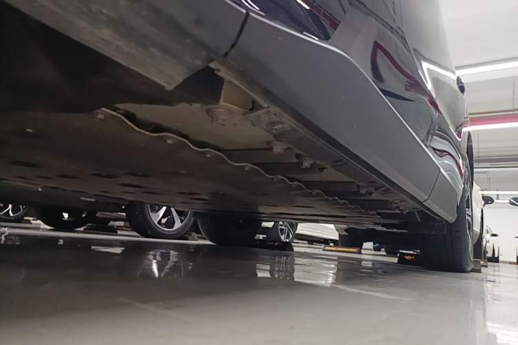 Used Toyota FAW bZ4X 2022 Four-Wheel-Drive High-Performance PRO Edition Left Side Sill