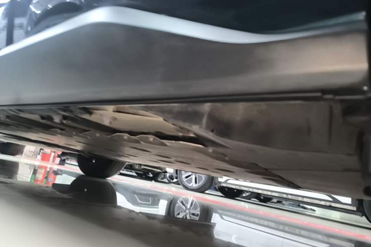 Used Toyota FAW bZ4X 2022 Four-Wheel-Drive High-Performance PRO Edition Left Side Sill