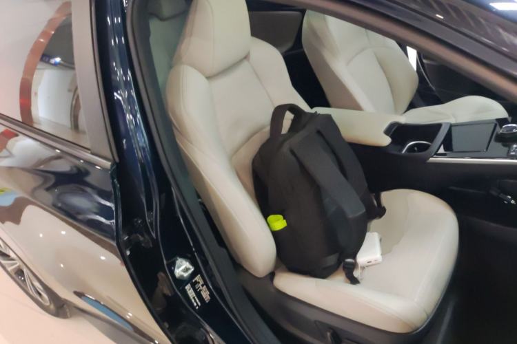 Used Toyota FAW bZ4X 2022 Four-Wheel-Drive High-Performance PRO Edition Right Front Seat