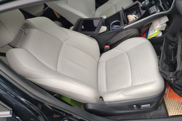 Used Toyota FAW bZ4X 2022 Two-Wheel Drive Long-Range PRO Version Right Front Seat