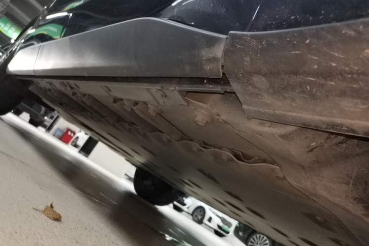 Used Toyota FAW bZ4X 2022 Four-Wheel-Drive High-Performance PRO Edition Right Side Sill