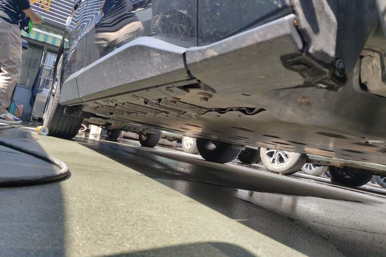 Used Toyota FAW bZ4X 2022 Two-Wheel Drive Long-Range PRO Version Right Side Sill