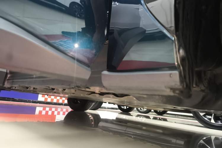 Used Toyota FAW bZ4X 2022 Four-Wheel-Drive High-Performance PRO Edition Right Side Sill