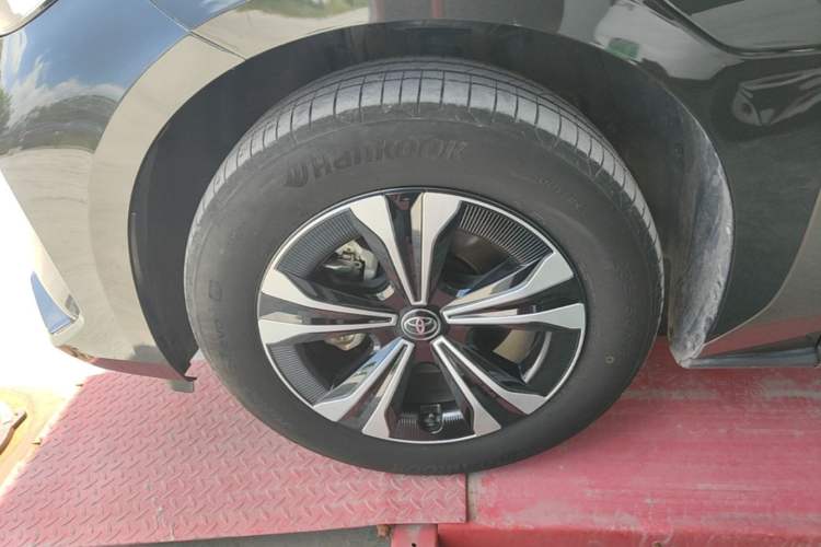 Used Toyota FAW bZ4X 2022 Two-Wheel Drive Long-Range PRO Version Left Front Wheel Hub