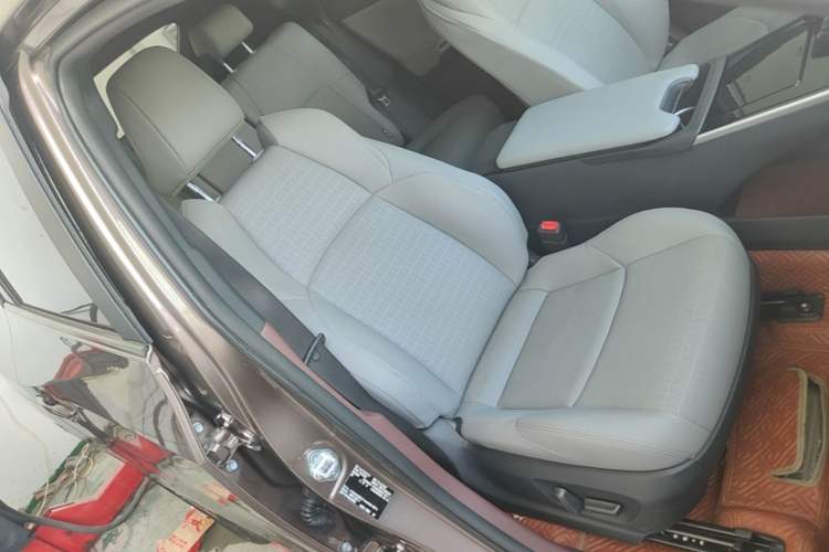 Used Toyota FAW bZ4X 2022 Two-Wheel Drive Long-Range PRO Version Right Front Seat