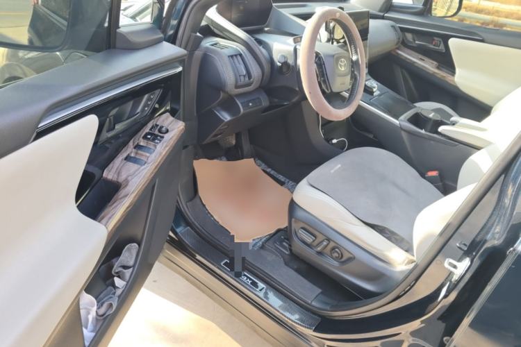 Used Toyota FAW bZ4X 2022 Four-Wheel-Drive High-Performance PRO Edition Driver Seat
