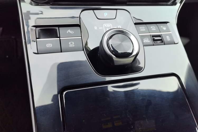 Used Toyota FAW bZ4X 2022 Four-Wheel-Drive High-Performance PRO Edition Gear Lever