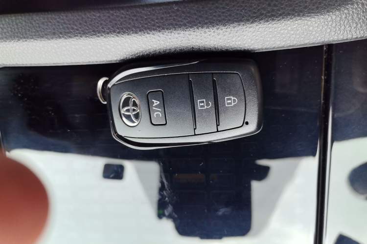 Used Toyota FAW bZ4X 2022 Four-Wheel-Drive High-Performance PRO Edition Vehicle Key