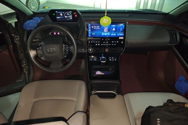 Used Toyota FAW bZ4X 2022 Four-Wheel-Drive High-Performance PRO Edition Center Console