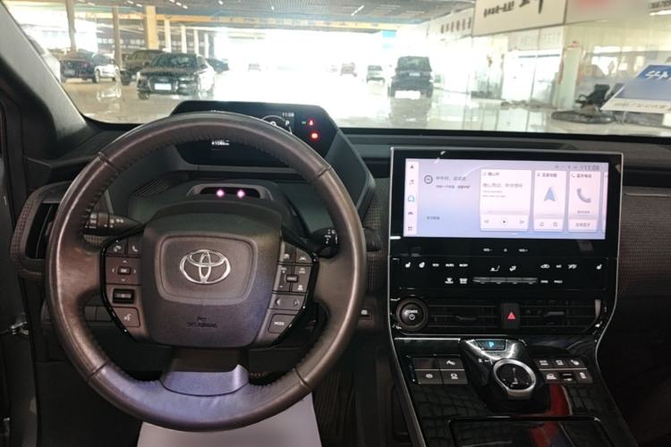 Used Toyota FAW bZ4X 2022 Four-Wheel-Drive High-Performance PRO Edition Center Console