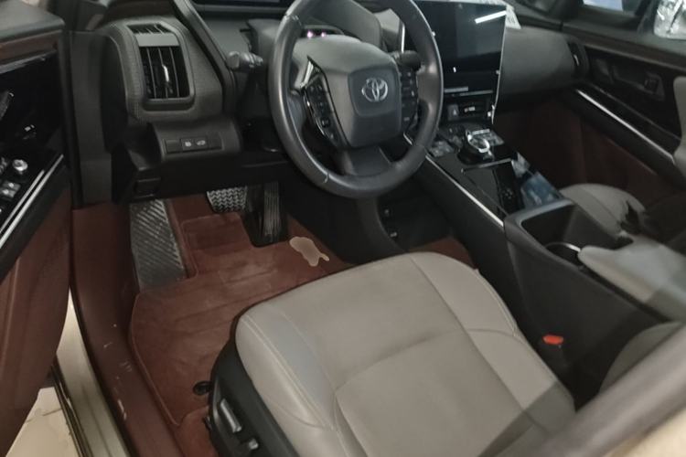 Used Toyota FAW bZ4X 2022 Four-Wheel-Drive High-Performance Premium Edition Center Console