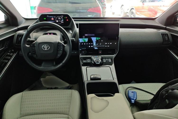 Used Toyota FAW bZ4X 2022 Four-Wheel-Drive High-Performance PRO Edition Center Console