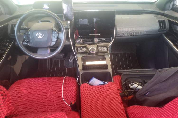 Used Toyota FAW bZ4X 2022 Four-Wheel-Drive High-Performance PRO Edition Center Console