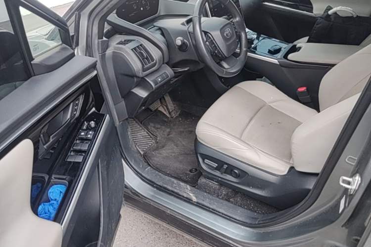 Used Toyota FAW bZ4X 2022 Four-Wheel-Drive High-Performance PRO Edition Driver Seat