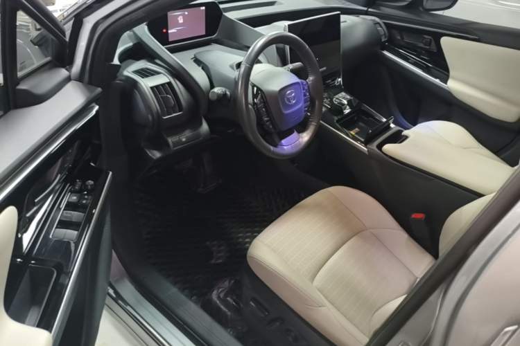 Used Toyota FAW bZ4X 2022 Four-Wheel-Drive High-Performance PRO Edition Driver Seat