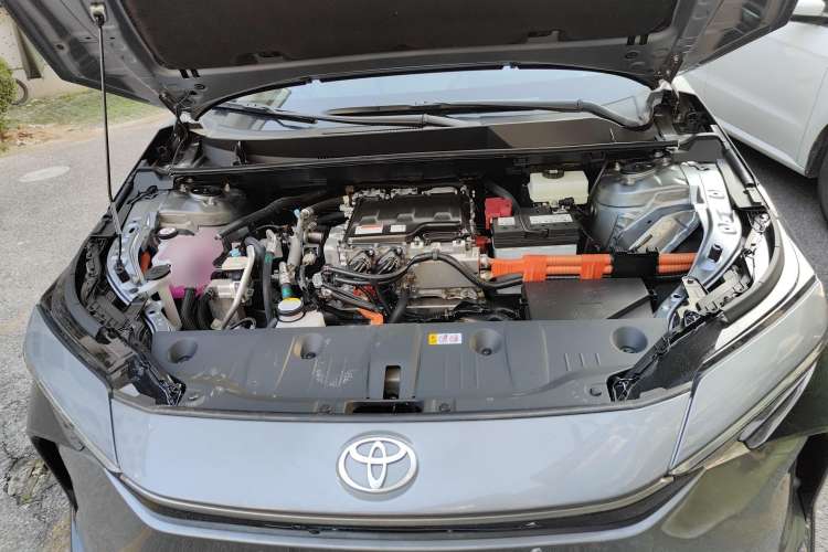 Used Toyota FAW bZ4X 2022 Four-Wheel-Drive High-Performance PRO Edition Engine Bay