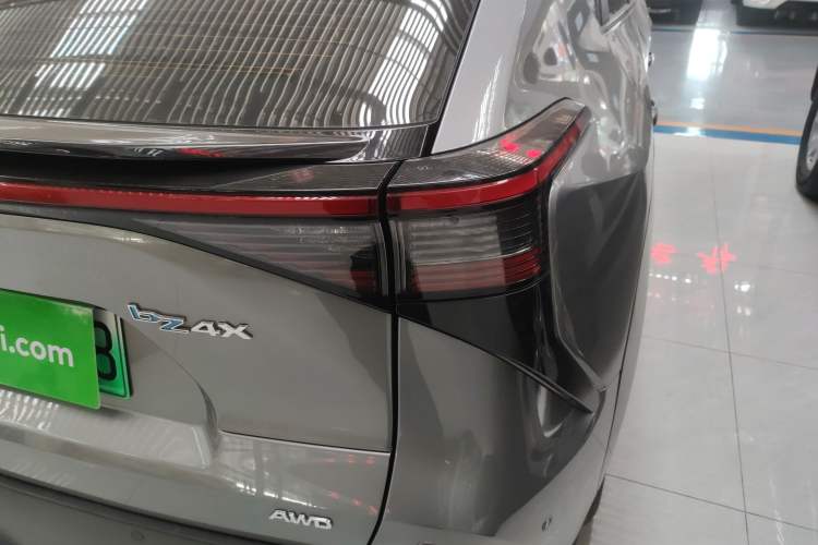 Used Toyota FAW bZ4X 2022 Four-Wheel-Drive High-Performance PRO Edition Exterior 6
